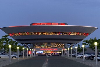 Porsche Zentrum, Kleinmachnow und Berlin